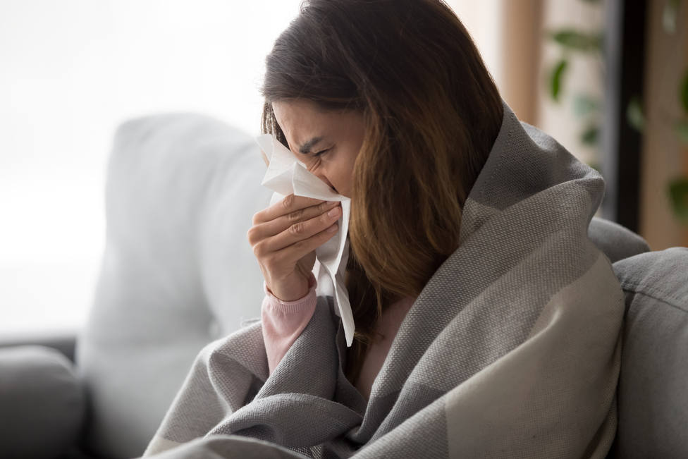 La epidemia de gripe podría ser más dura este año pero se puede mitigar con vacunas y mascarilla
