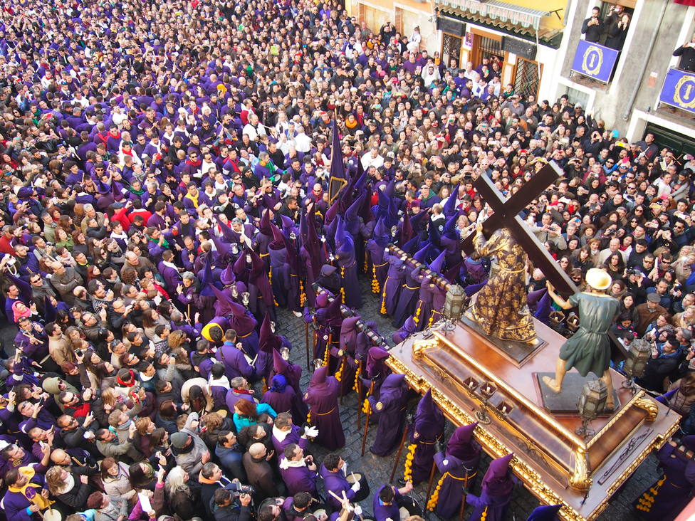 Disfrazado choque En contra Viernes Santo en la Semana Santa de Cuenca - La voz de la pasión - COPE