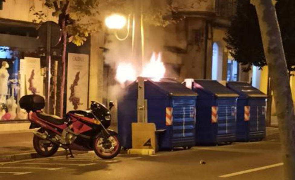 Nuevos incidentes en el centro de Logroño al arder tres contenedores