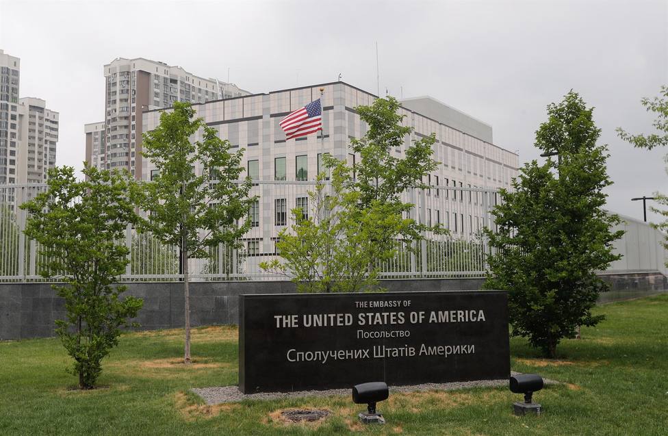 EEUU reduce el personal de su embajada en Ucrania y recomienda dejar el país