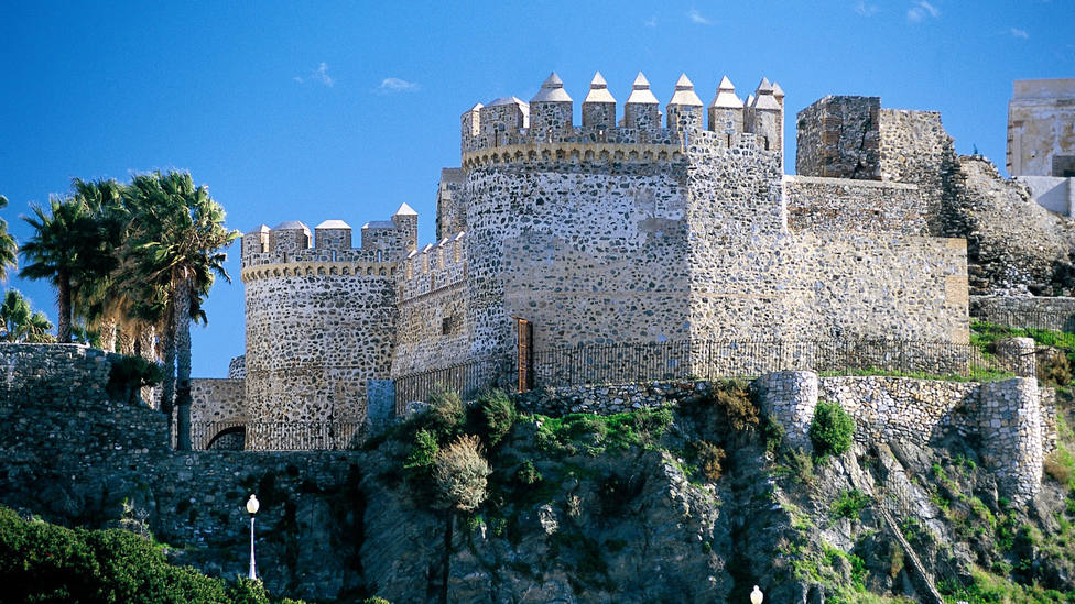 En el día de los museos hay que visitar el Arqueológico “Cueva Siete Palacios” y el Castillo de San Miguel