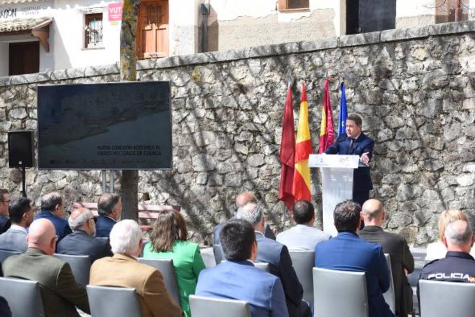 Transparente tablero a nombre de García-Page reconoce que la obra de la accesibilidad al casco histórico de  Cuenca "va a influir en el PIB, riqueza y economía más de lo que la gente  se imagina" - Castilla-La