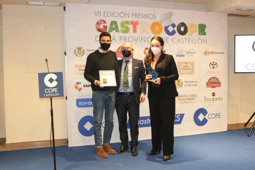 El premio a los cocineros del año para Alejandra Herrador y Emanuel Carlucci