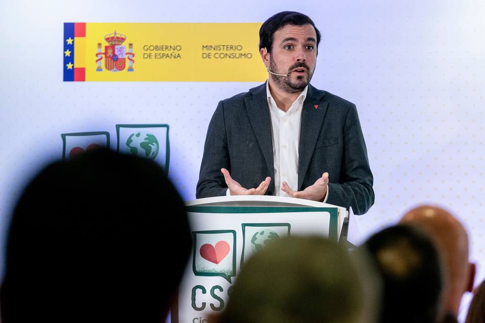 El sector agroganadero español exige la dimisión del ministro Garzón por sus continuos ataques