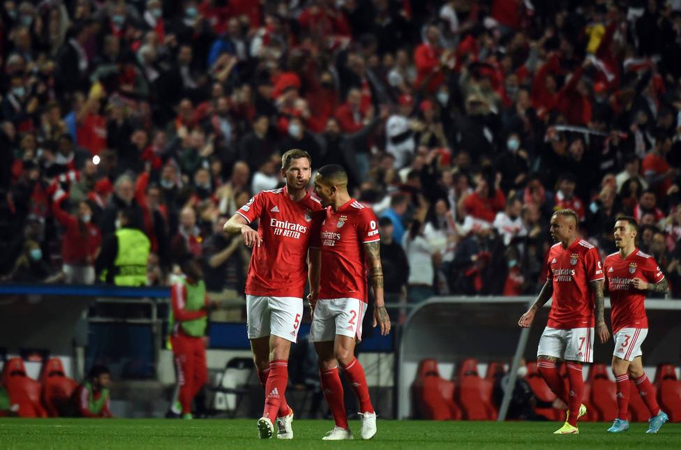 UEFA Champions League Round Of Sixteen Leg One match between SL Benfica and AFC Ajax