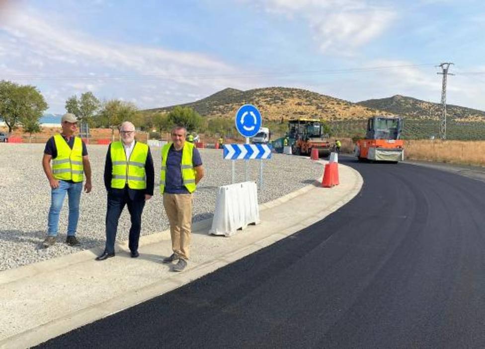 El Gobierno regional finaliza las obras de construcción de una rotonda en el enlace de la CM-420 con la Autovía de Andalucía en Puerto Lápice