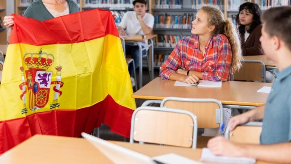Vota | ¿Le parece bien que se castigue a un escolar por mostrar una bandera española?