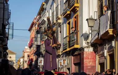 Sevilla ensaya su Semana Santa con el Gran Poder en la calle