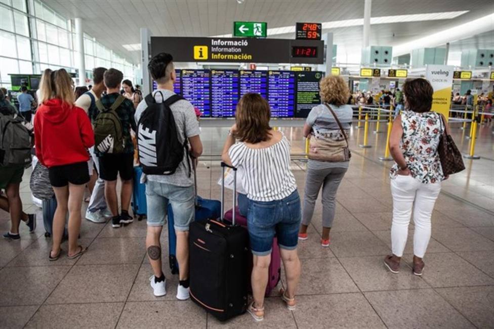 Iberia cifra en un 2,66% seguimiento de la tercera jornada huelga en el Aeropuerto del - Barcelona - COPE