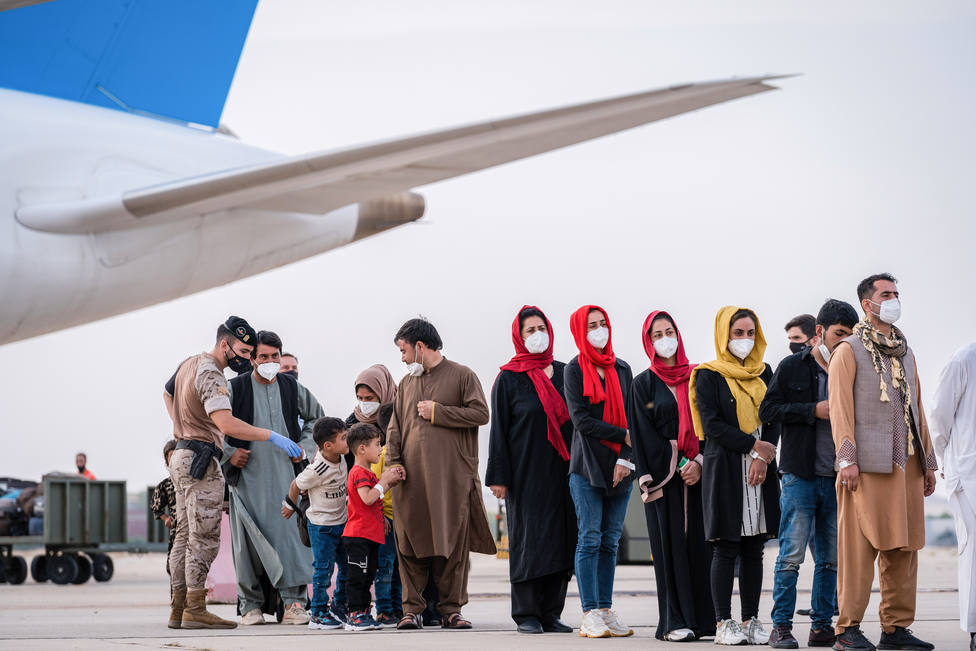 Más de 1.100 personas evacuadas de Afganistán ya han sido ubicadas en España tras pedir asilo internacional