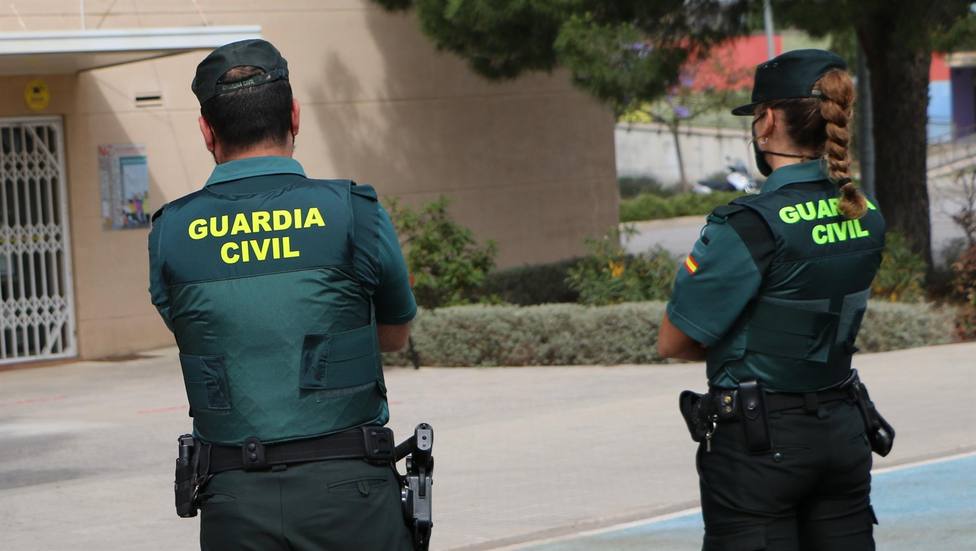 calina Blanco cortina Muere apuñalado en el cuello un joven en Puerto de Mazarrón - Sucesos en  Murcia - COPE