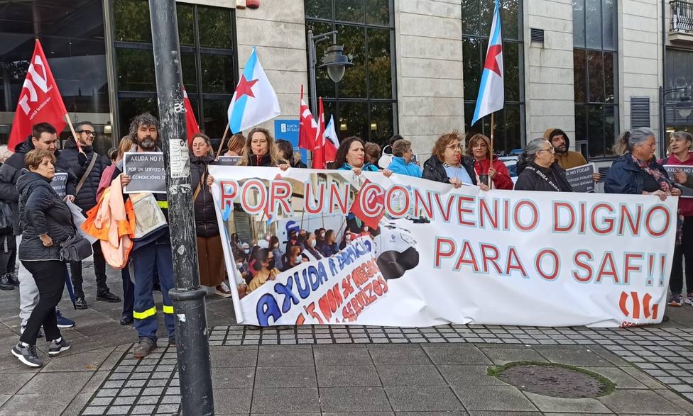 Una de las concentraciones ante el edificio de la Xunta en Ferrol - FOTO: CIG