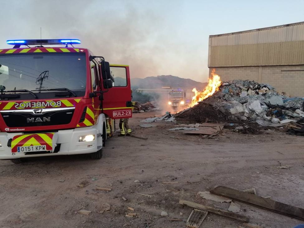 Extinguido Un Incendio En Una Nave Abandonada De Lorca Sucesos Lorca Cope 3192