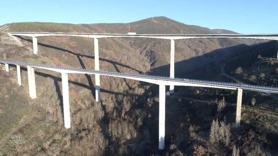 Rizado micro llevar a cabo Mitma inicia la reparación del viaducto del Castro de la autovía A-6, en  Vega de Valcarce - Y además - COPE