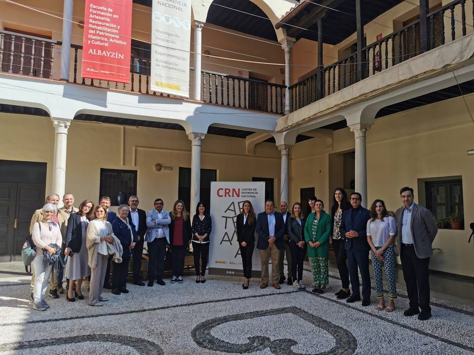 A Xunta presenta no Congreso Nacional de Artesanía de Granada o seu proxecto de diversificación do oficio tradicional das redeiras galegas