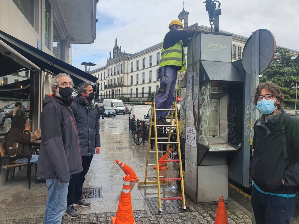 Comienza la retirada de las cabinas de teléfono en Lugo