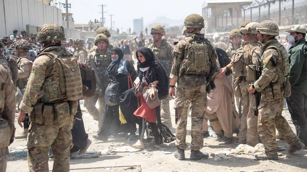 Al menos 10 muertos y ocho heridos por una explosión en una mezquita de Kabul