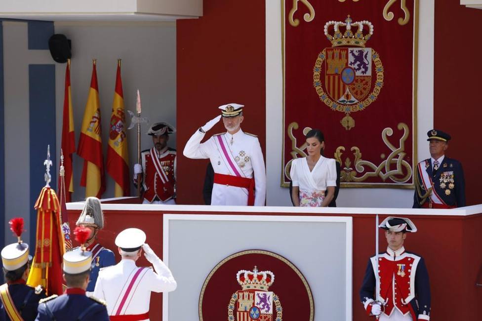Los Reyes presiden el acto central del Día de las Fuerzas Armadas en Granada