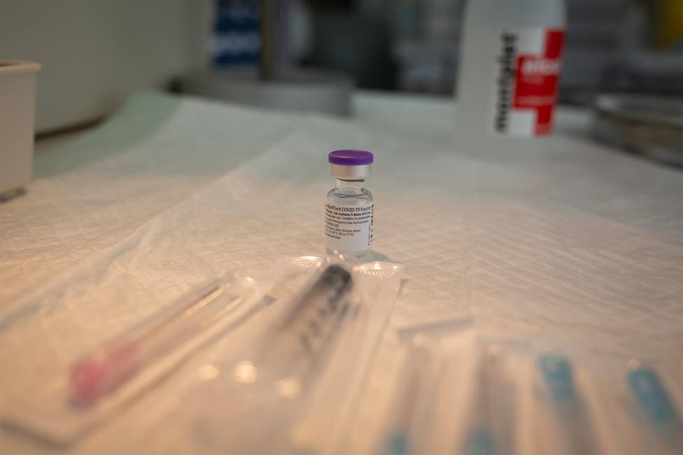 Se administrará la tercera dosis de la vacuna a personas de alto riesgo