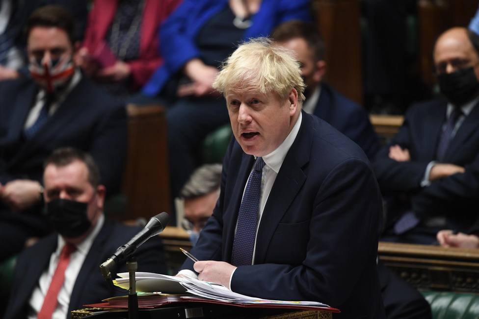 Una gestión impredecible de la pandemia y numerosas polémicas: ¿Peligra la carrera política de Boris Johnson?