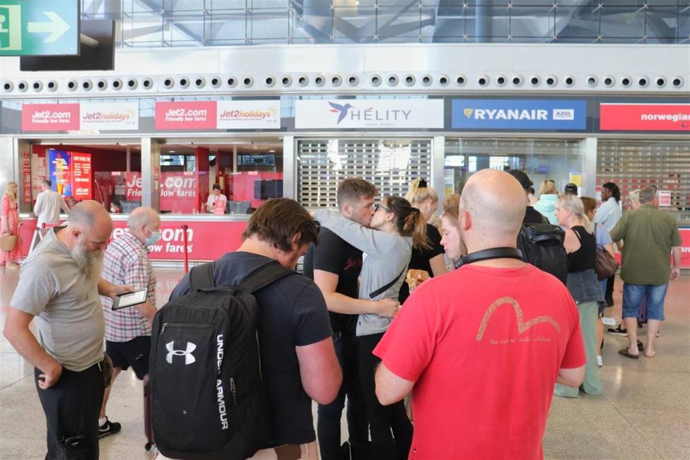 El aeropuerto de Lisboa sufre la cancelación de 28 vuelos por avería y huelgas