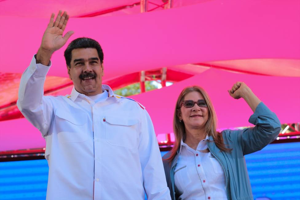Nicolás Maduro junto a su mujer Cilia Flores en un acto en Venezuela