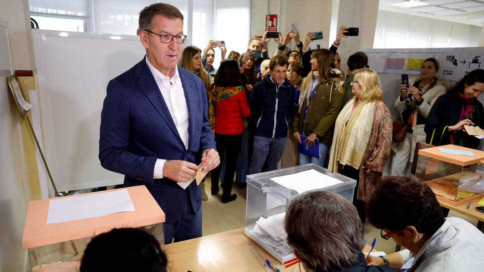 Alberto Núñez Feijóo, presidente del PP, vota el 28M y por primera vez en Madrid