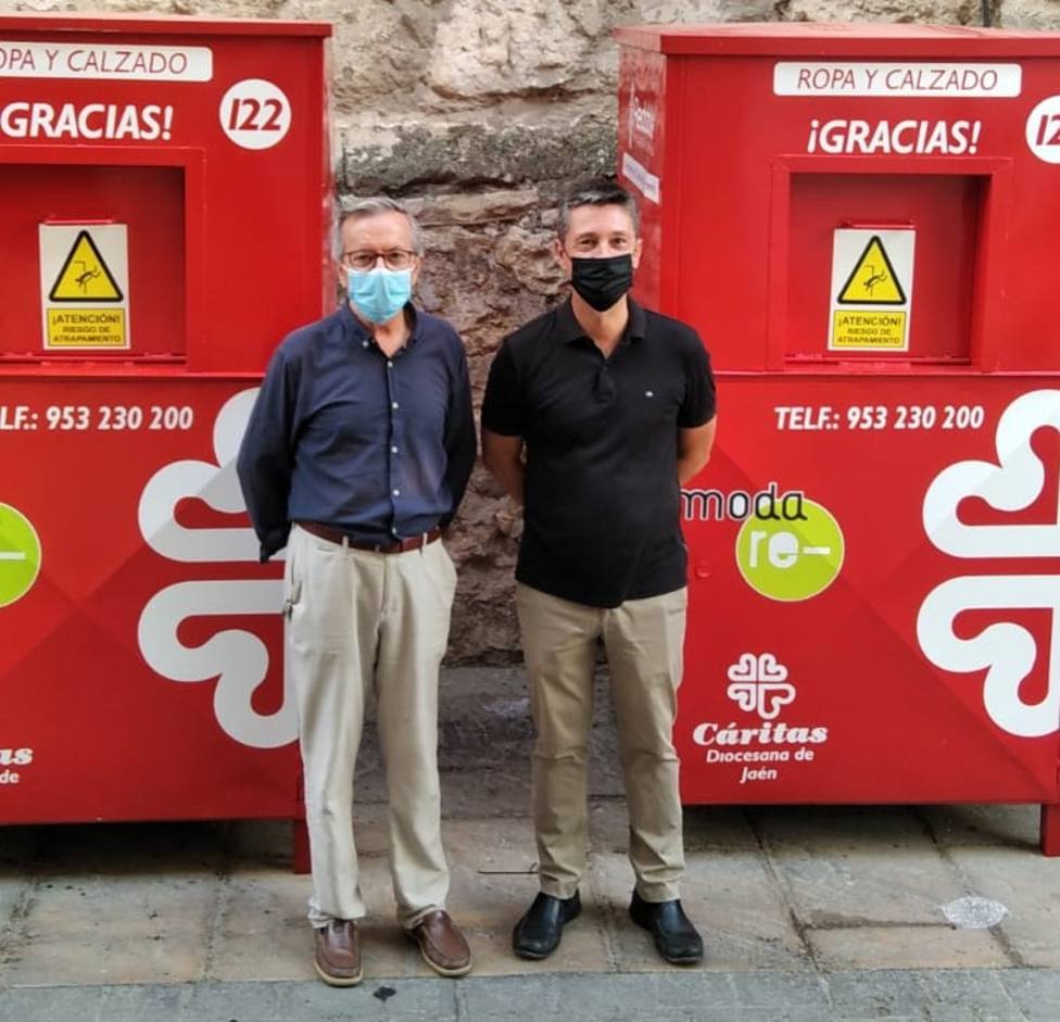 Implementar Para un día de viaje decidir Cáritas recoge en seis meses 500 toneladas de ropa usada en Jaén - Jaén  provincia - COPE