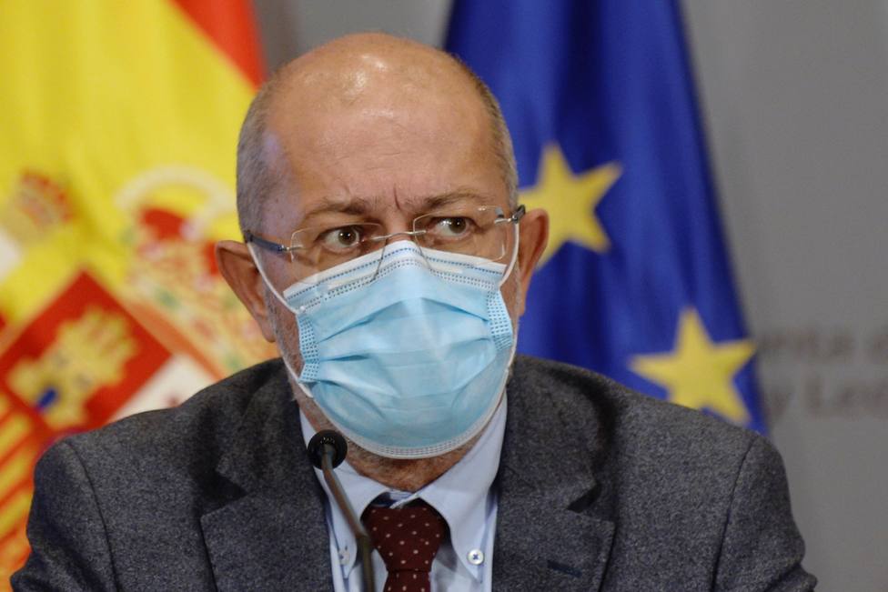 Castilla y León descarta la exigencia del pasaporte covid al detectar controversias sobre su eficacia