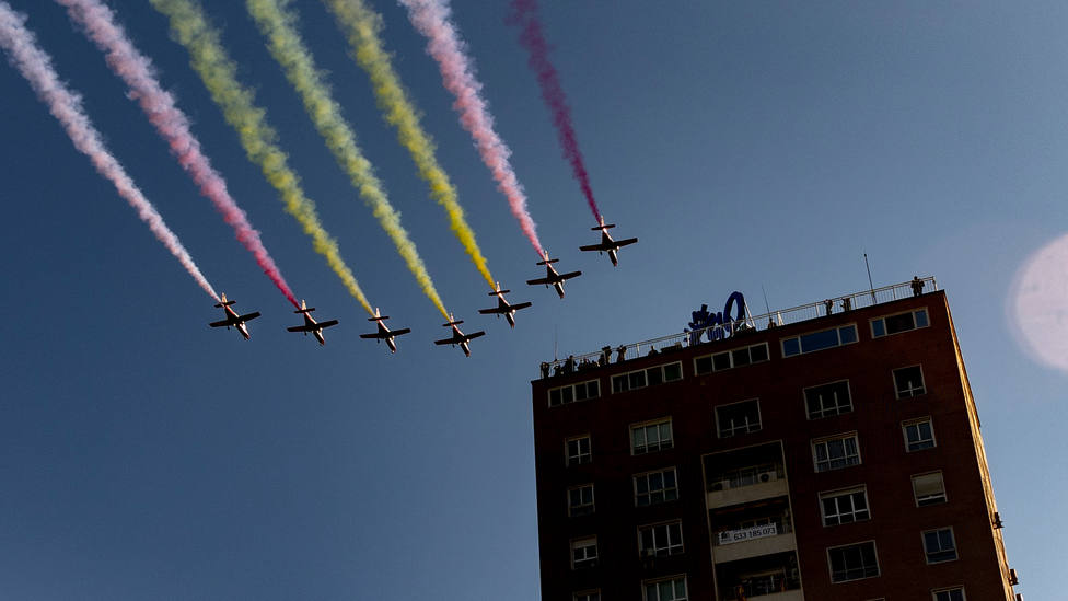 El Ejército del Aire explica qué ha pasado con la bandera de la Patrulla  Águila: 