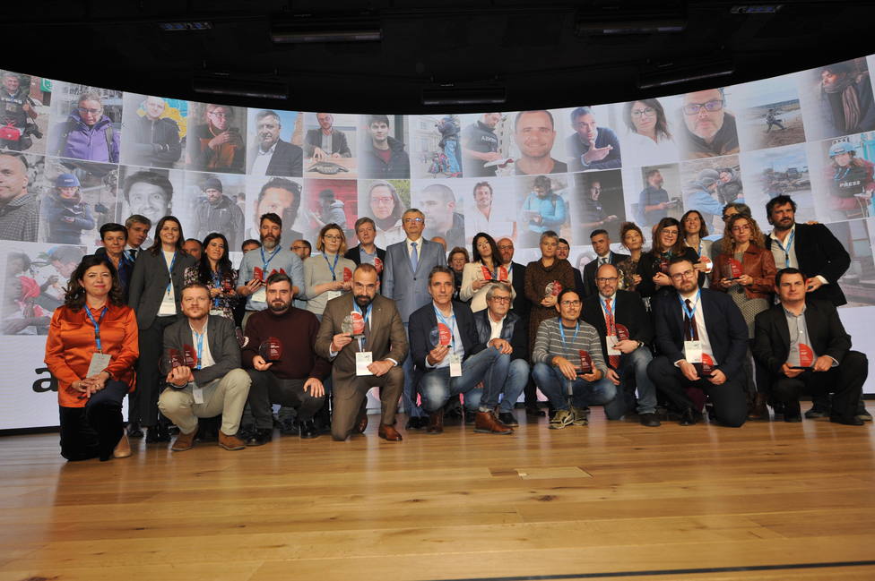 AMI premia el valor y la profesionalidad de los corresponsales españoles en la guerra de Ucrania