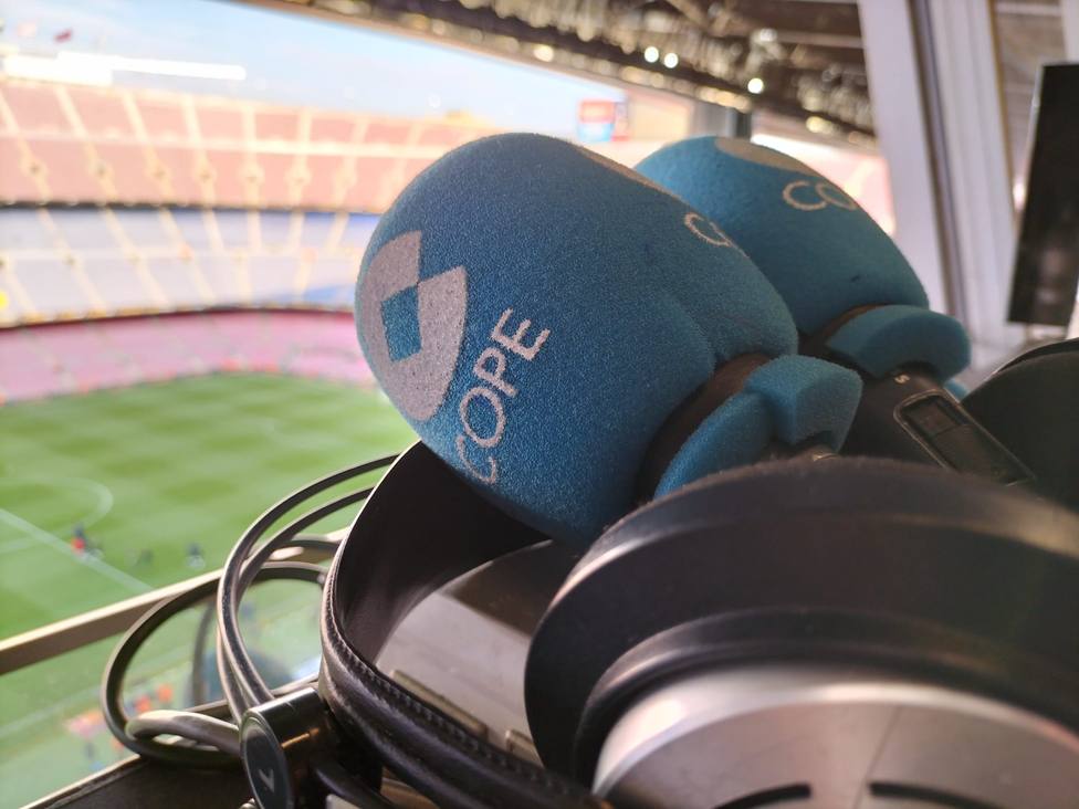 Micrófono de COPE en el Camp Nou
