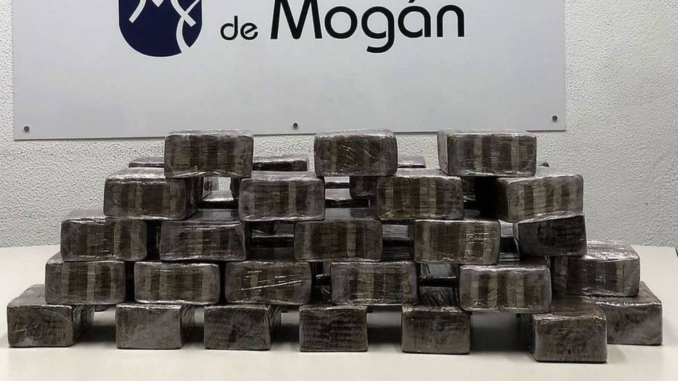 Policía de Mogán incauta un fardo 30 kilos de hachís en Costa Alegre - Gran Canaria -