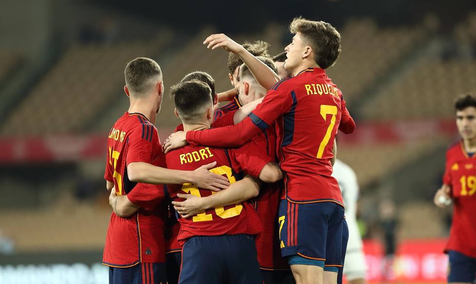Turrientes y Manu Sánchez firman la victoria de la sub-21 - Selección - COPE