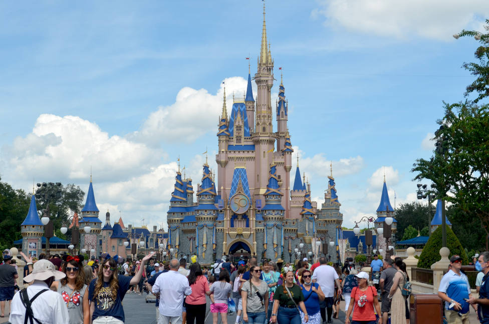 Y equipo reaccionar Barcelona Disney World, cerca de abandonar Florida: ¿a dónde podría ir el ratón Mickey  y su legendario parque? - Internacional - COPE