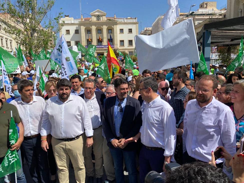 Los regantes del Levante claman en Alicante contra los recortes en el trasvase Tajo-Segura