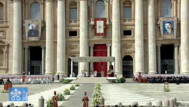 «La fe cristiana siempre nos pide caminar juntos», Francisco en la canonización del 9 Octubre 2022