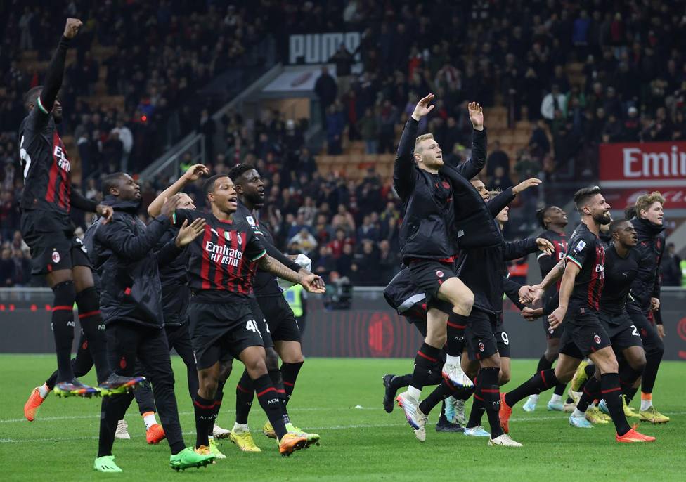 El Milan celebra la victoria contra la Fiorentina (EFE)