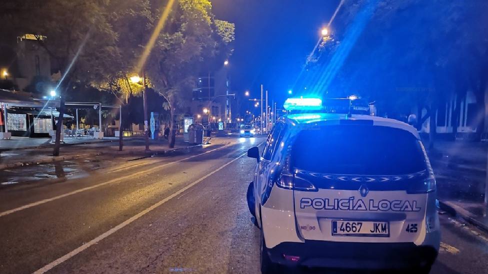 La Policía Local de Sevilla detiene a un hombre por agredir a su esposa con una maceta en la cabeza