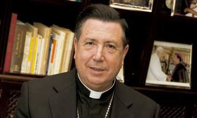 El Arzobispo Castrense ha pasado la noche sin "sobresaltos" y su estado de salud registra una "leve mejoría"