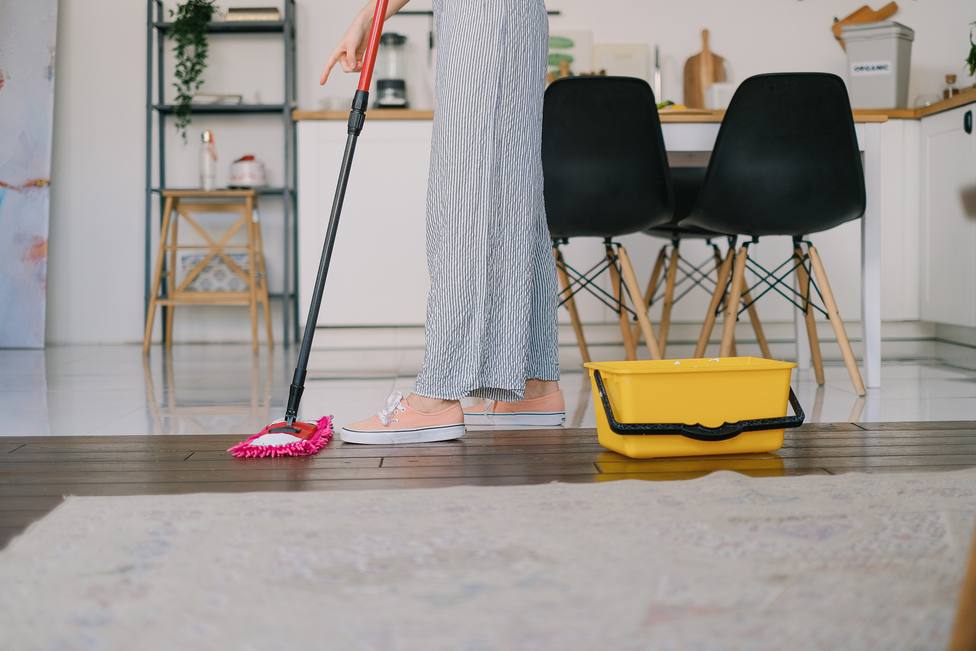 Los 7 errores que cometes cuando limpias el suelo de casa