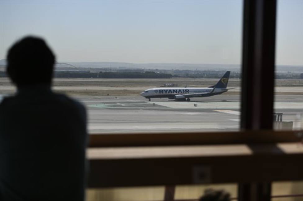 Gobierno apela a la tranquilidad pese a restricción de vuelos con Sudáfrica
