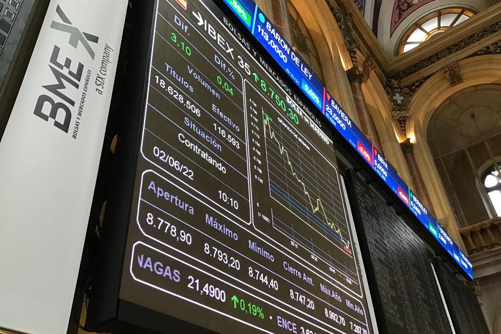 Vista de la pantalla central del parqué de la Bolsa de Madrid