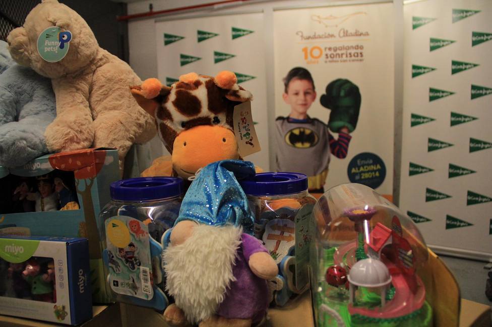 No es suficiente Médula sueño El Corte Inglés y la EMT organizan dos días de donación de juguetes para  Fundación Aladina - Madrid - COPE