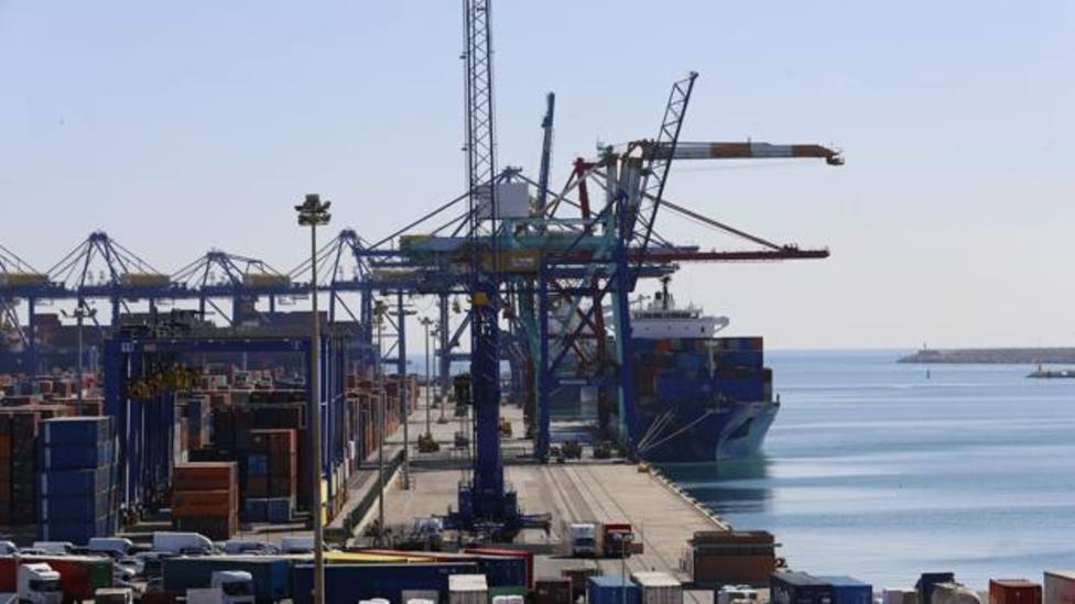 El puerto de valencia renunciará a la ampliación del dique de abrigo y al dragado del canal de acceso