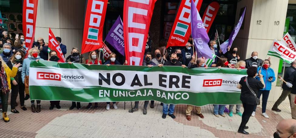 Una imagen de las protestas de esta semana sobre el cierre de Unicaja Banco.