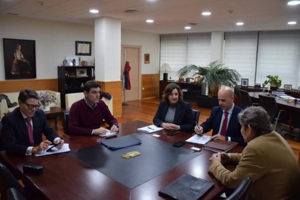 El Gobierno de Castilla-La Mancha traslada al sector de la industria de cerámica estructural su voluntad de colaboración en un momento de dificultad por el incremento de los costes energéticos