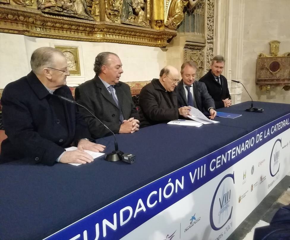 Carlos Cutillas (Mutua Madrileña) y Fidel Herráez (arzobispo de Burgos) firman convenio de colaboracion