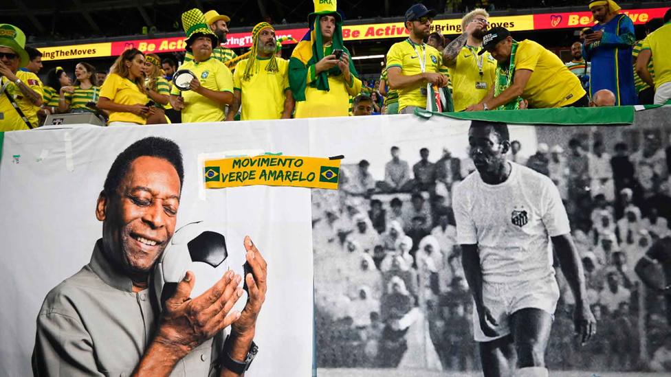 Pancarta en apoyo a Pelé durante el Mundial de Qatar en un partido de Brasil. CORDONPRESS