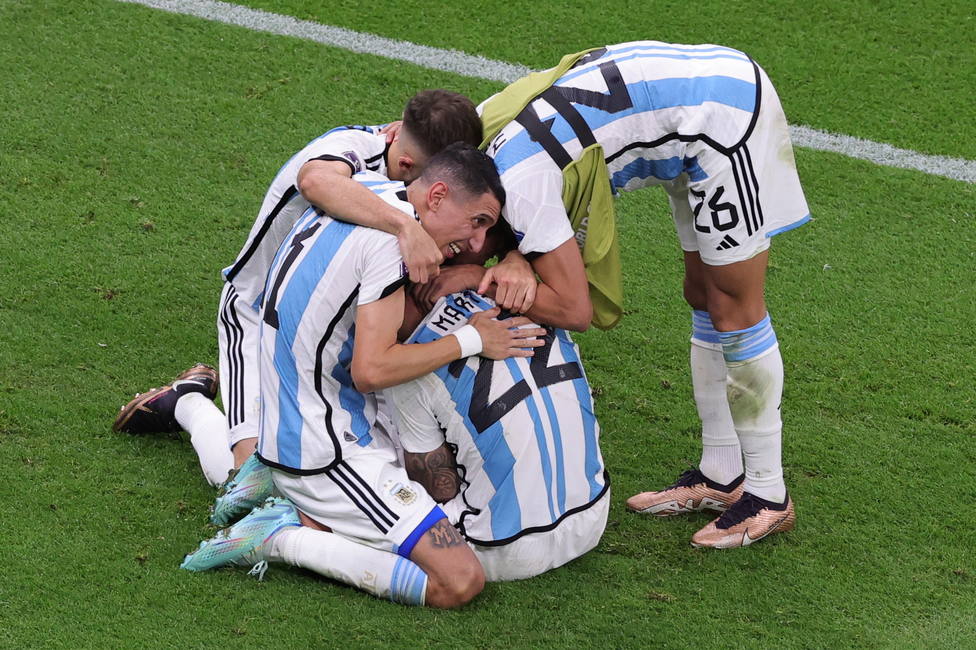 Los jugadores argentinos celebran la clasificación para semifinales del Mundial